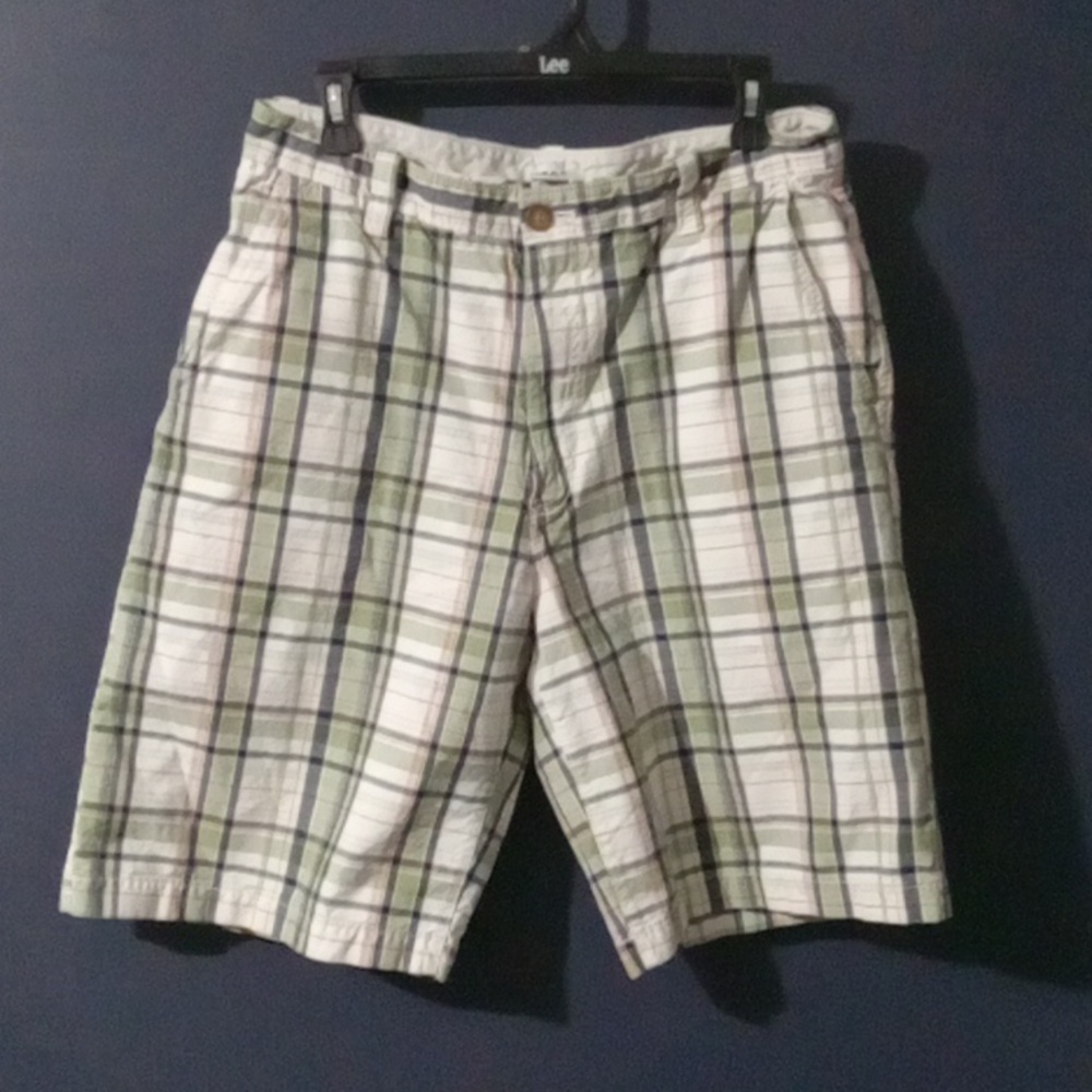 GUC Izod plaid burmuda shorts green size 34 - Picture 1 of 4
